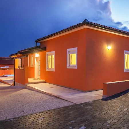 Pet Friendly In Semesterbostad